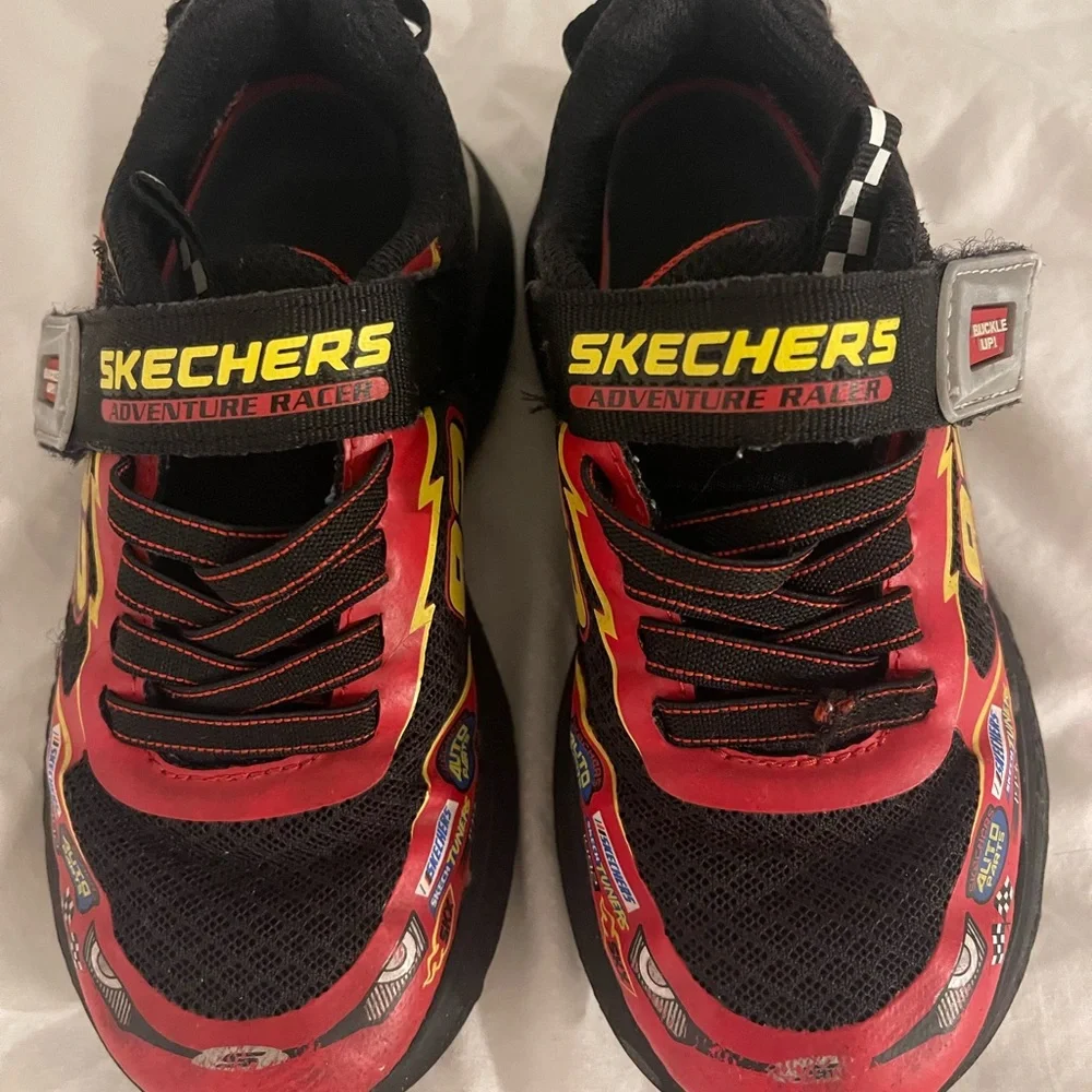 Buckle Red and Black Racing Sneakers - Picture 6 of 6